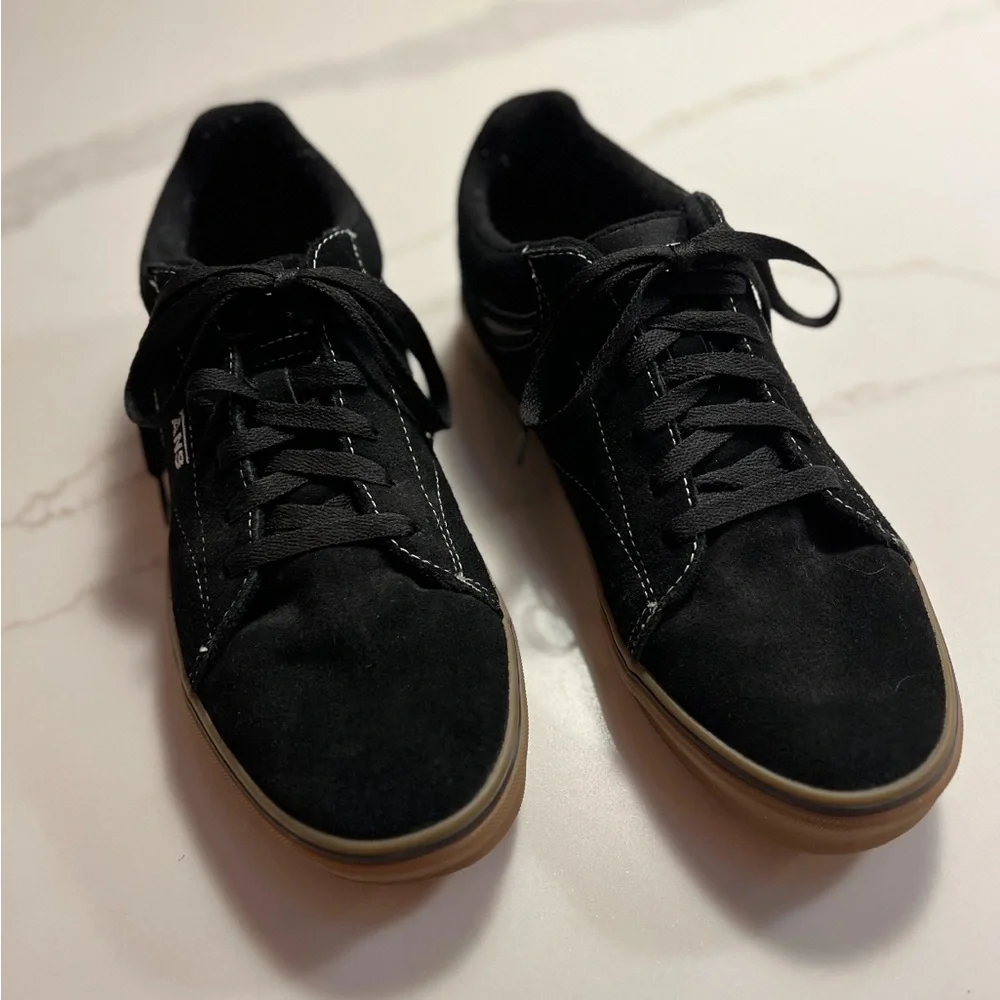 Vans Seldan Skate Black Embroidered Skull Low Sneakers - Picture 10 of 10